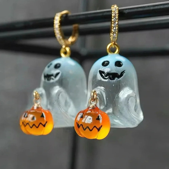 Ghost Pumpkin Earrings - Picture 4 of 6
